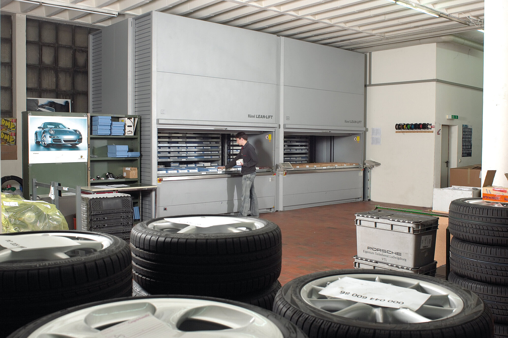 Industore - Porsche Germany - Lean-Lifts